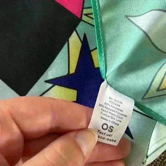 NWOT Parade Star Patterned Scarf - Picture 4 of 5